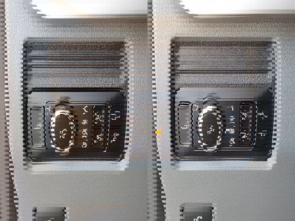 Certified 2025 Ford F250 XLT image 16