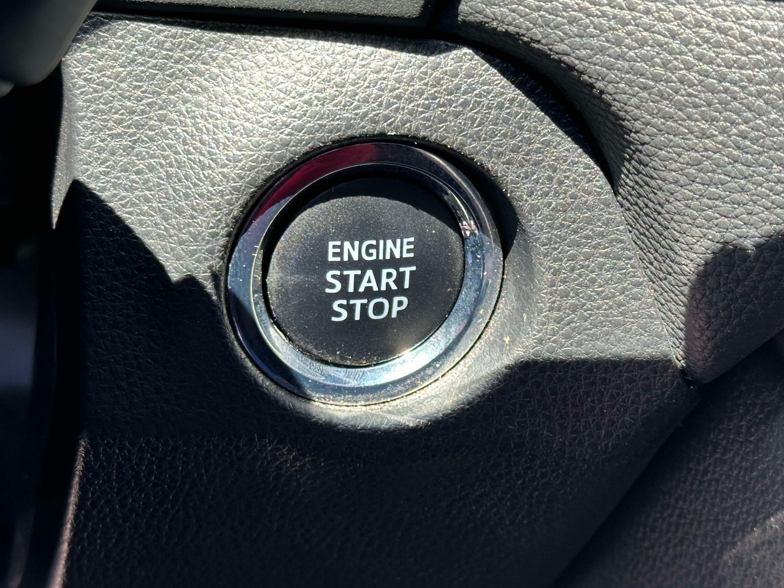 Used 2019 Toyota RAV4 Limited w/ Advanced Technology Package AWD/4WD image 29