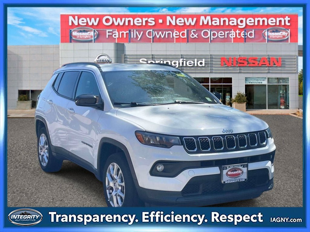 Used 2023 Jeep Compass Latitude AWD/4WD image 1