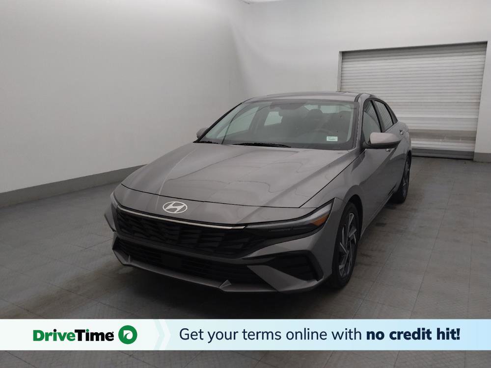 Used 2025 Hyundai Elantra SEL image 1