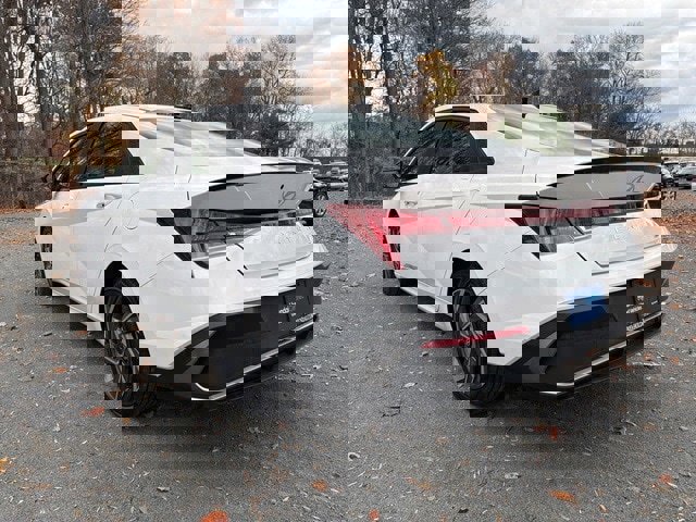 Certified 2025 Hyundai Elantra SEL image 4