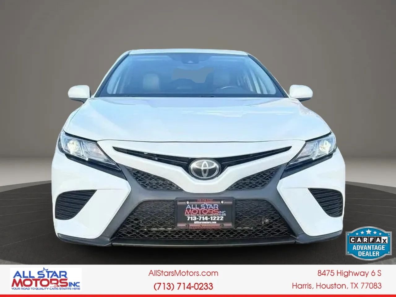 Used 2020 Toyota Camry SE w/ Carpet Mat Package FWD image 2