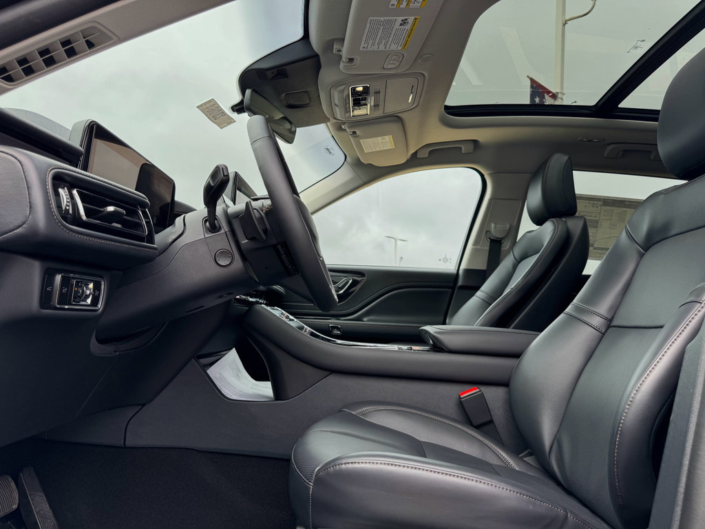 New 2025 Lincoln Aviator AWD w/ Jet Appearance Package image 39