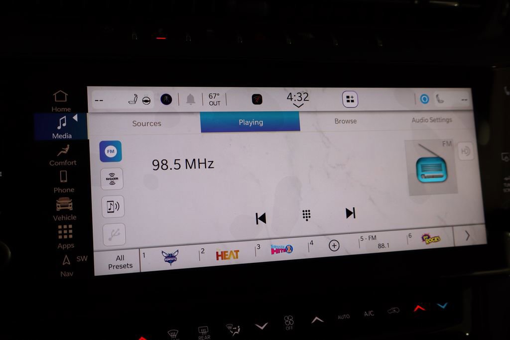 New 2026 Jeep Grand Cherokee Altitude image 30