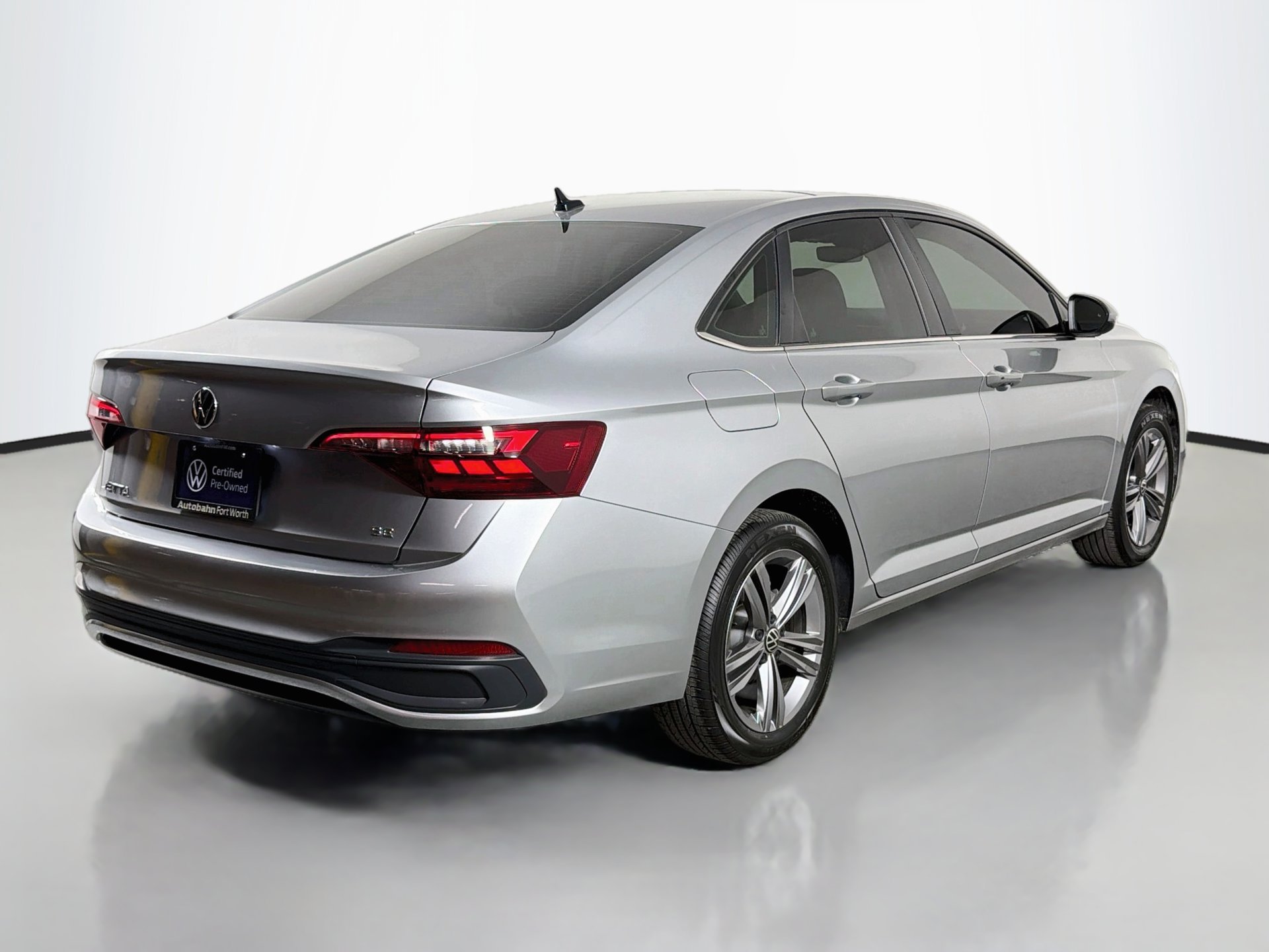 Certified 2023 Volkswagen Jetta SE FWD image 5