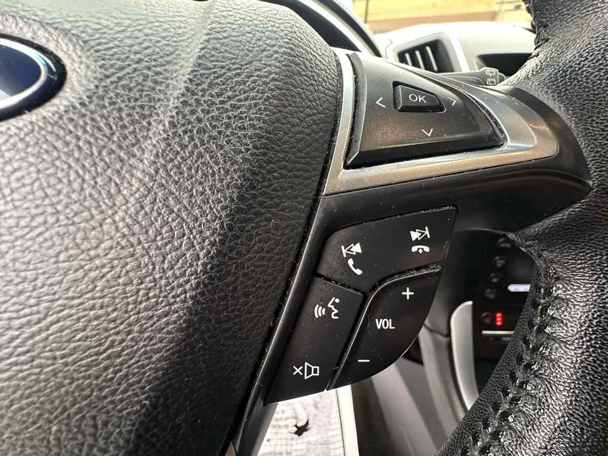 Used 2018 Ford Edge Titanium AWD/4WD image 16
