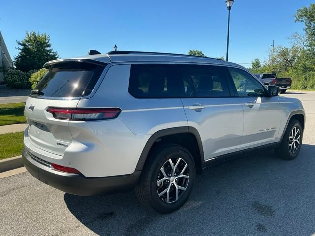 Used 2023 Jeep Grand Cherokee L Limited AWD/4WD image 6