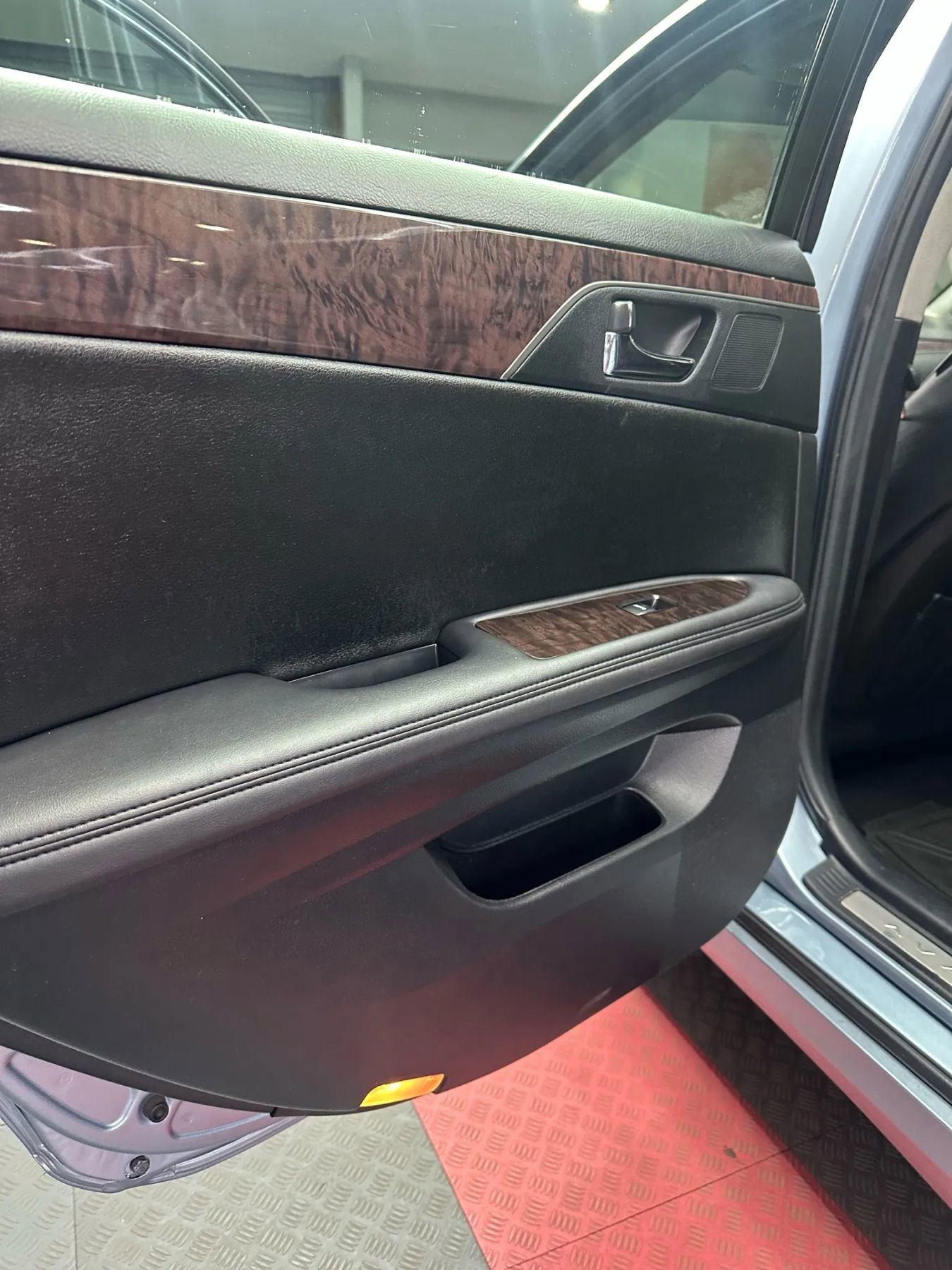 Used 2012 Toyota Avalon Limited image 20