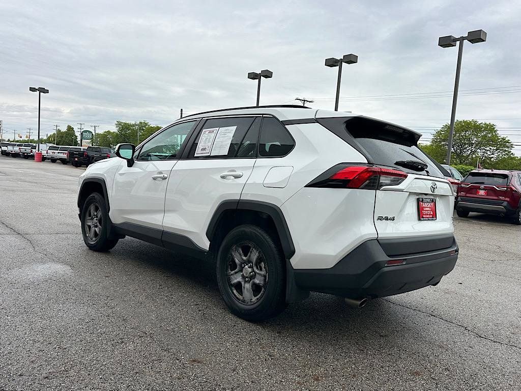 Certified 2022 Toyota RAV4 XLE w/ Convenience Package AWD/4WD image 3
