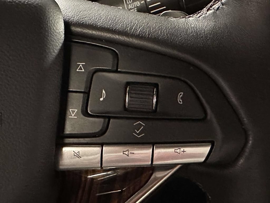 Used 2023 Cadillac Escalade Premium Luxury w/ LPO, Radiant Package AWD/4WD image 22