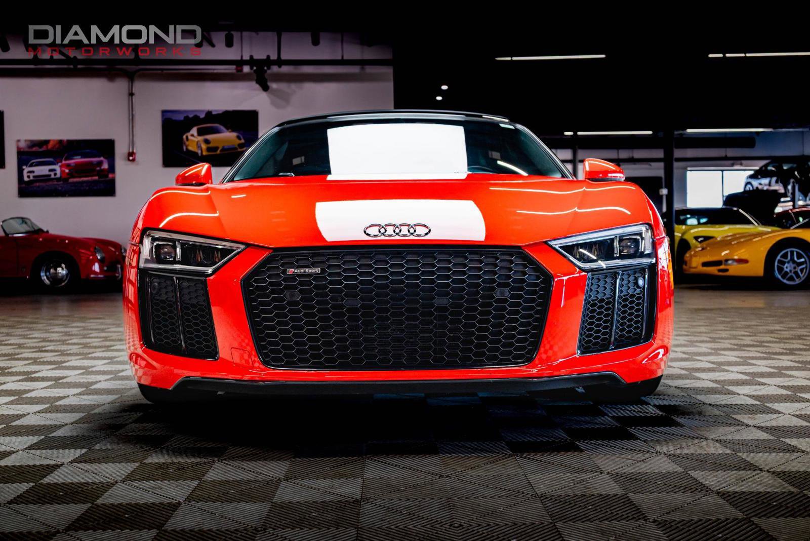 Used 2018 Audi R8 V10 w/ Carbon Exterior Package image 24