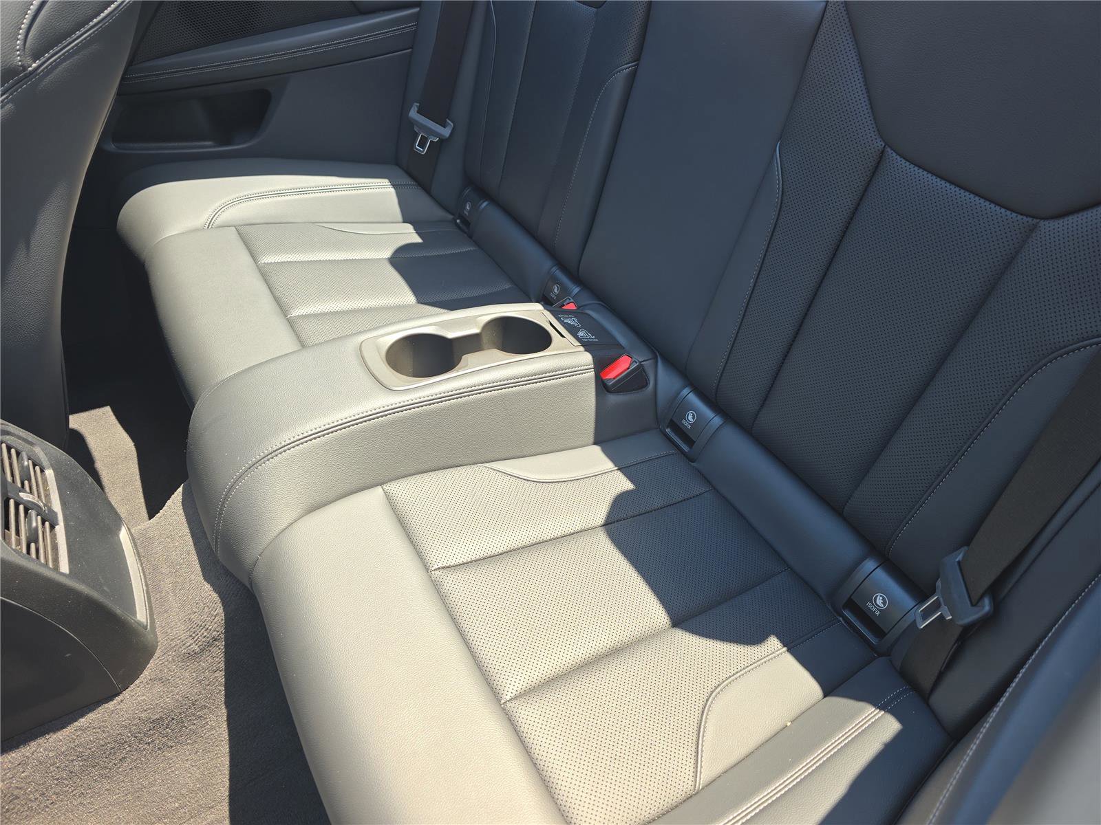 Used 2025 BMW 430i Convertible RWD image 9