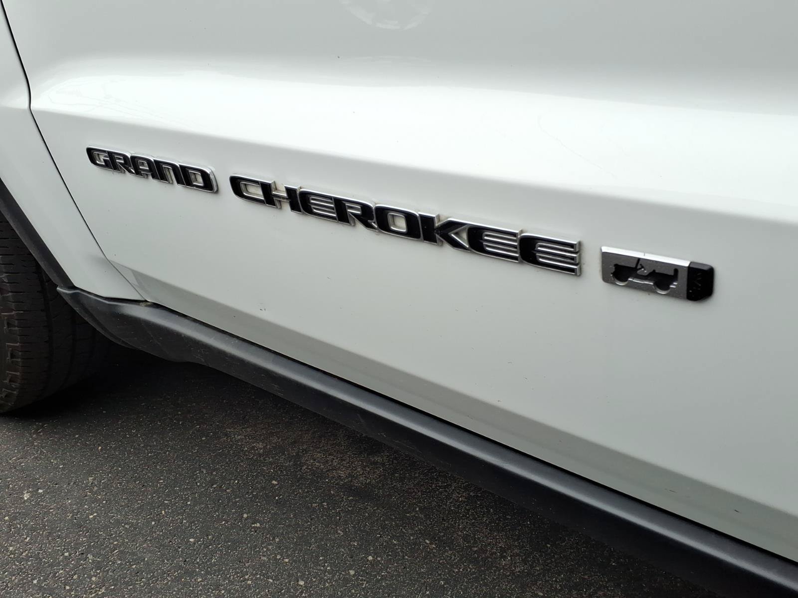 Used 2022 Jeep Grand Cherokee Limited AWD/4WD image 31