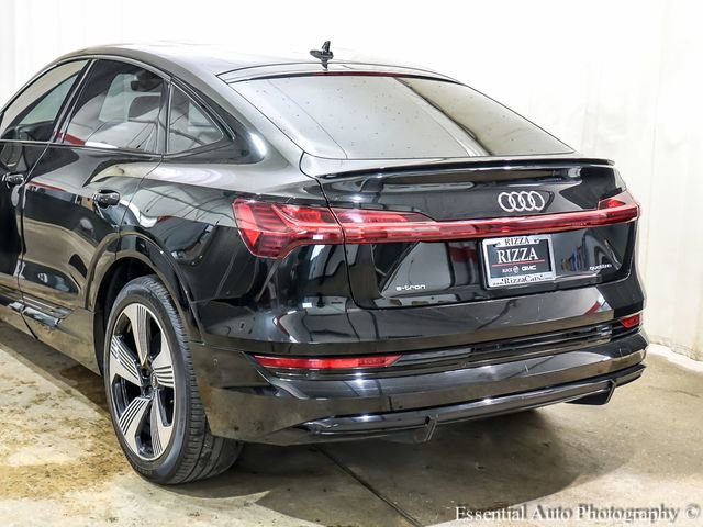 Used 2021 Audi e-tron Prestige w/ Prestige Package image 4