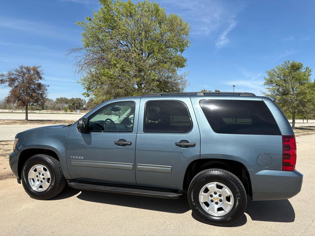 Used 2010 Chevrolet Tahoe LS RWD image 7