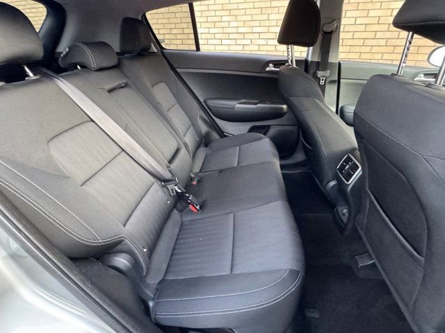 Used 2020 Kia Sportage LX image 8