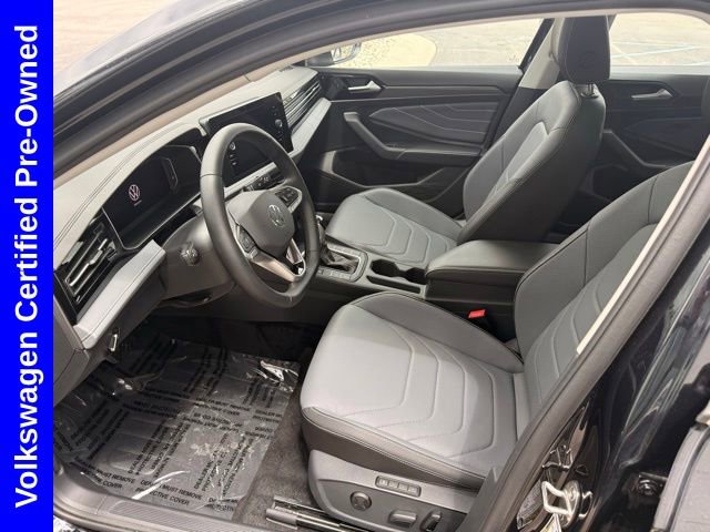 Used 2025 Volkswagen Jetta SEL FWD image 10