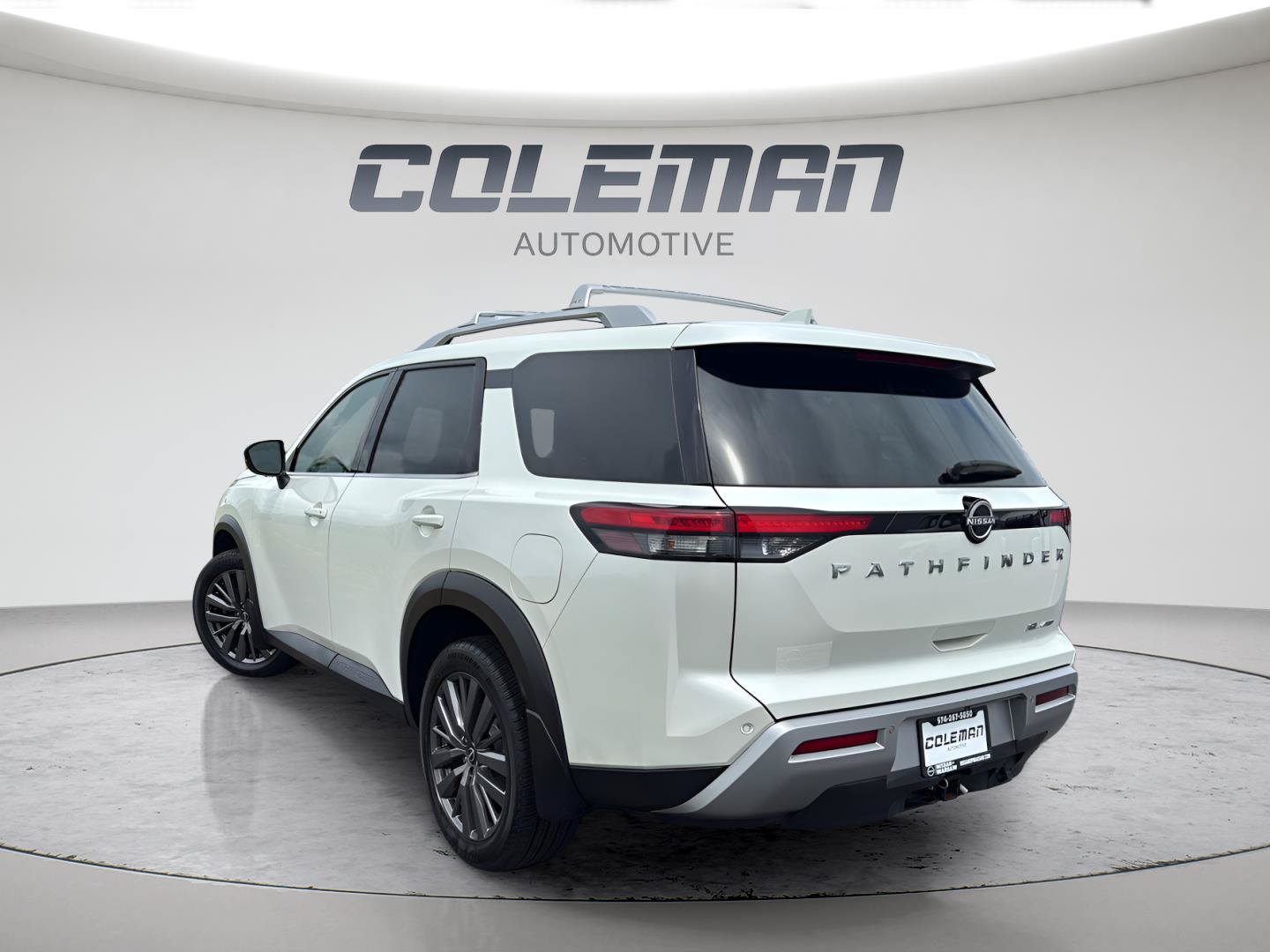 Used 2023 Nissan Pathfinder SL w/ SL Premium Package AWD/4WD image 4