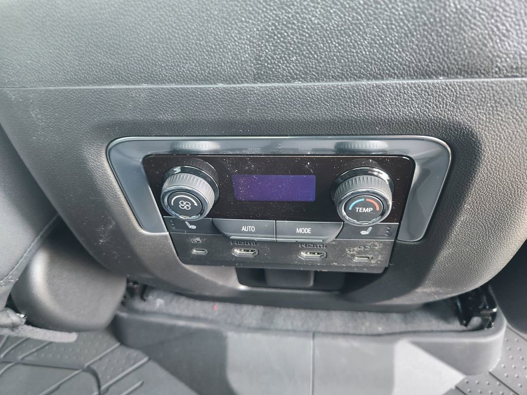 New 2026 Chevrolet Suburban Premier image 12