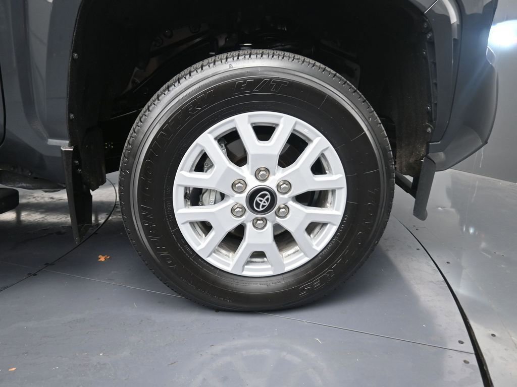 Used 2024 Toyota Tacoma SR image 5