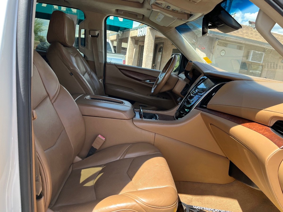 Used 2015 Cadillac Escalade ESV Platinum AWD/4WD image 19