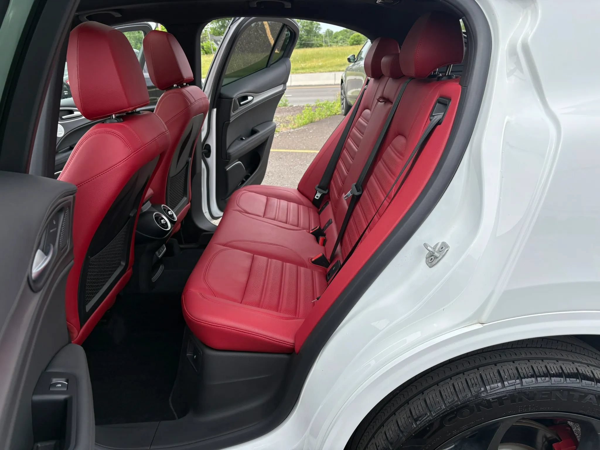 Used 2022 Alfa Romeo Stelvio Veloce AWD/4WD image 21