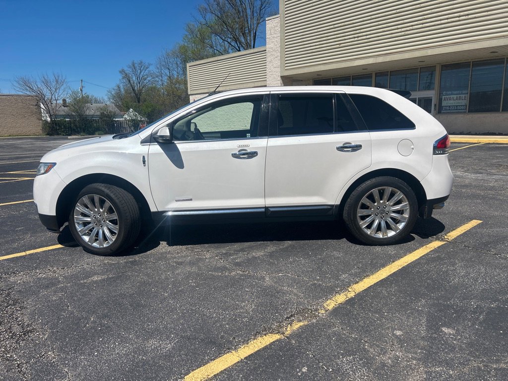 Used 2012 Lincoln MKX AWD image 3