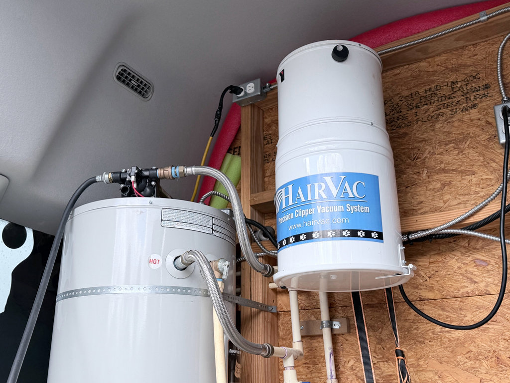 Used 2018 Ford Transit 350 XLT image 12