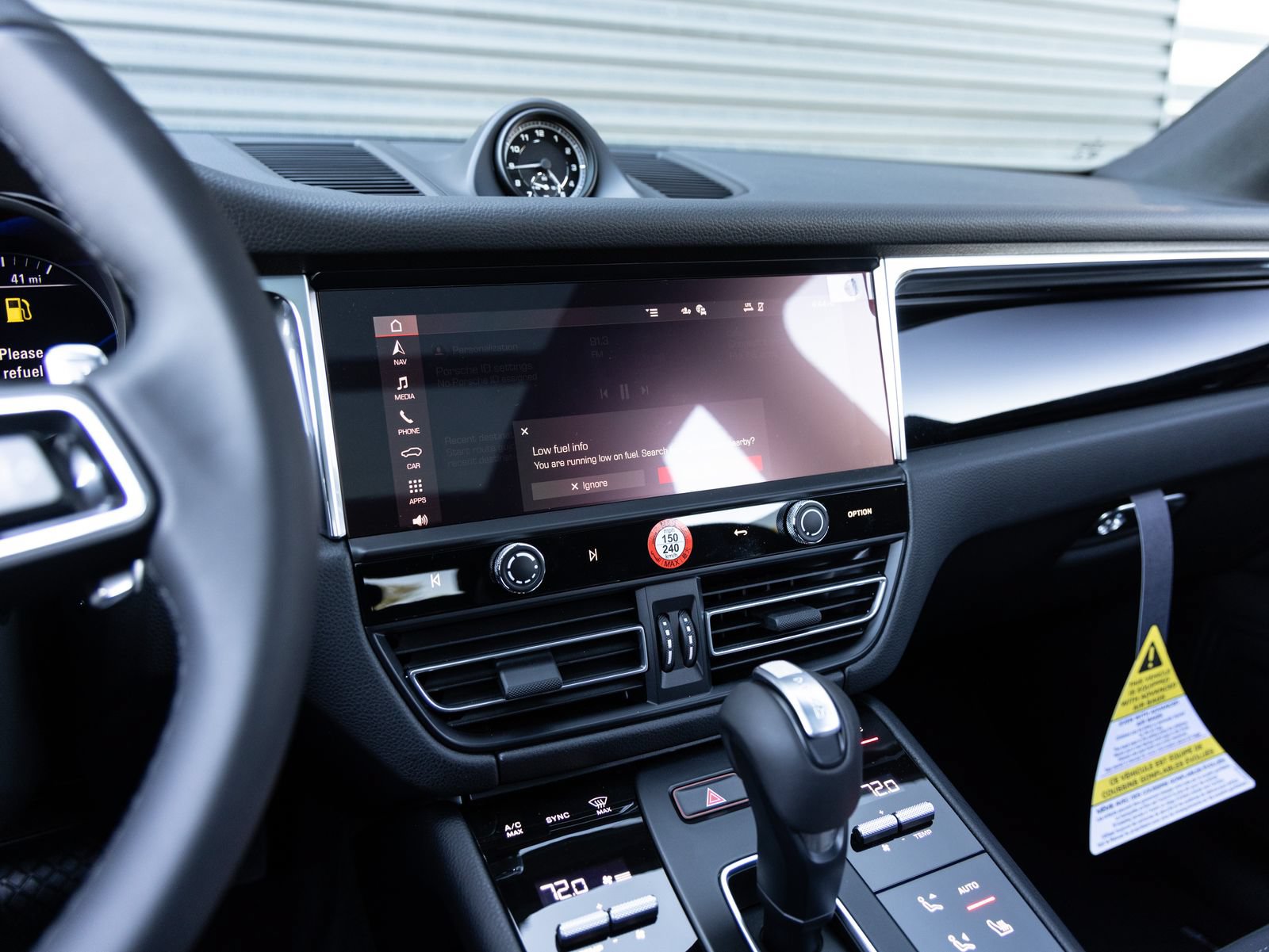 Certified 2026 Porsche Macan AWD/4WD image 15