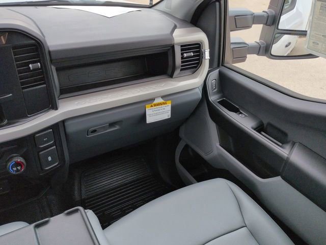 New 2026 Ford F250 XL w/ XL Chrome Package image 17