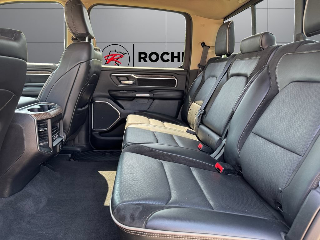 Used 2019 RAM 1500 Laramie AWD/4WD image 16