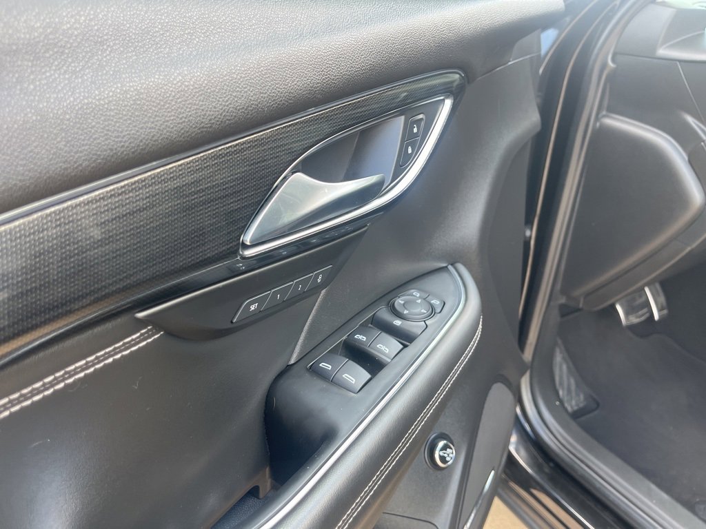 Used 2022 Buick Envision Essence w/ Technology Package I image 8