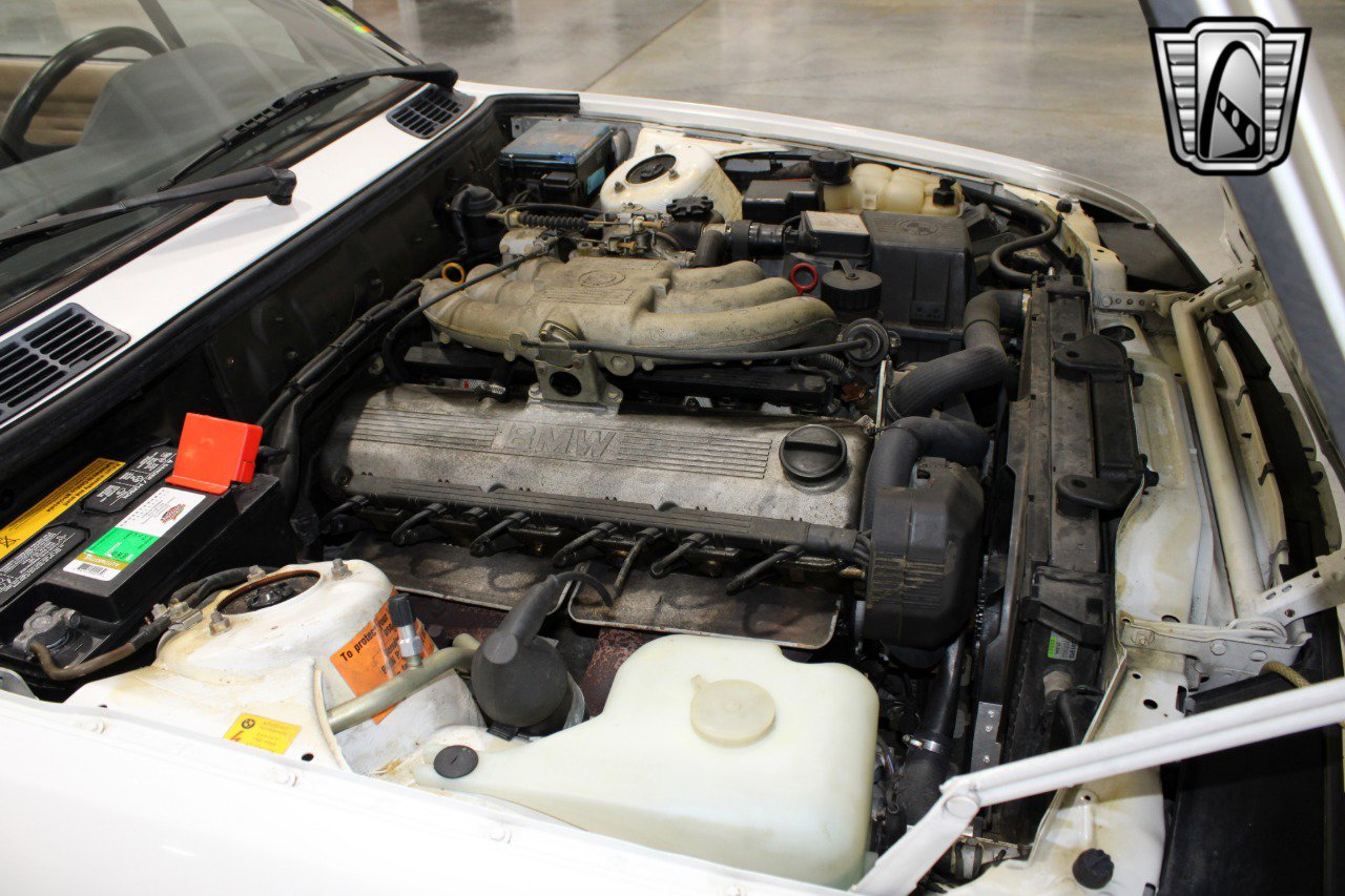 Used 1988 BMW 325i Convertible image 27