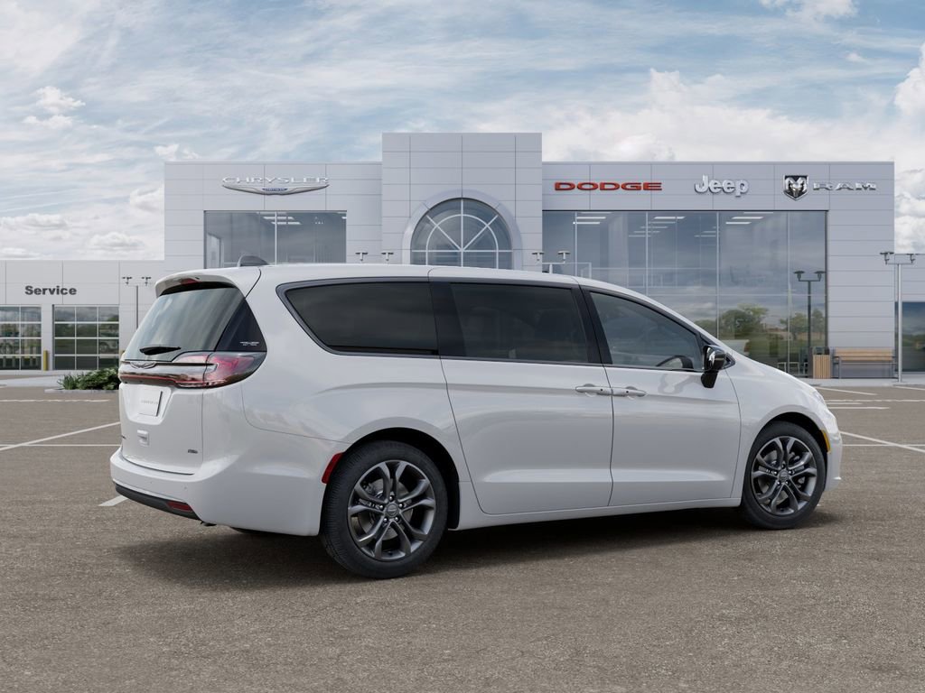 New 2026 Chrysler Pacifica Select AWD/4WD image 4