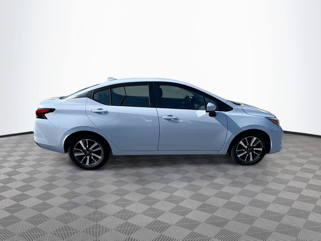 Used 2025 Nissan Versa SV image 4