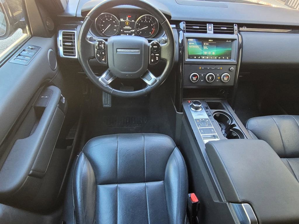 Used 2020 Land Rover Discovery SE image 12