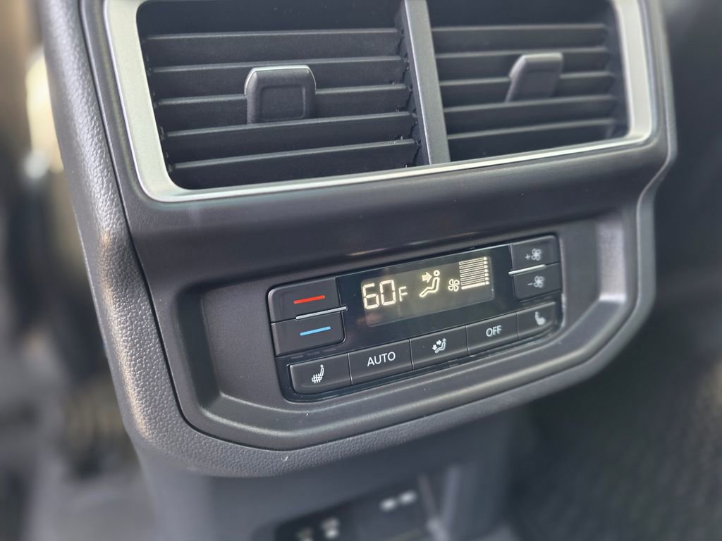 Used 2025 Volkswagen Atlas SEL Premium R-Line image 21