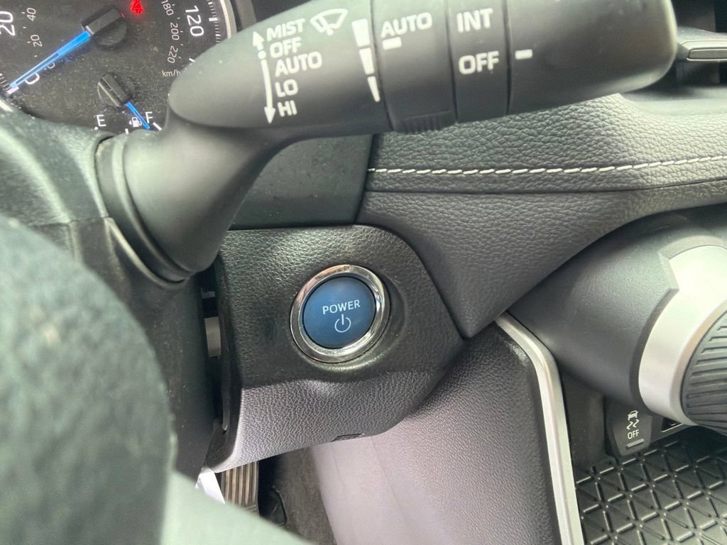 Used 2021 Toyota RAV4 XLE w/ XLE Grade Weather Package AWD/4WD image 36
