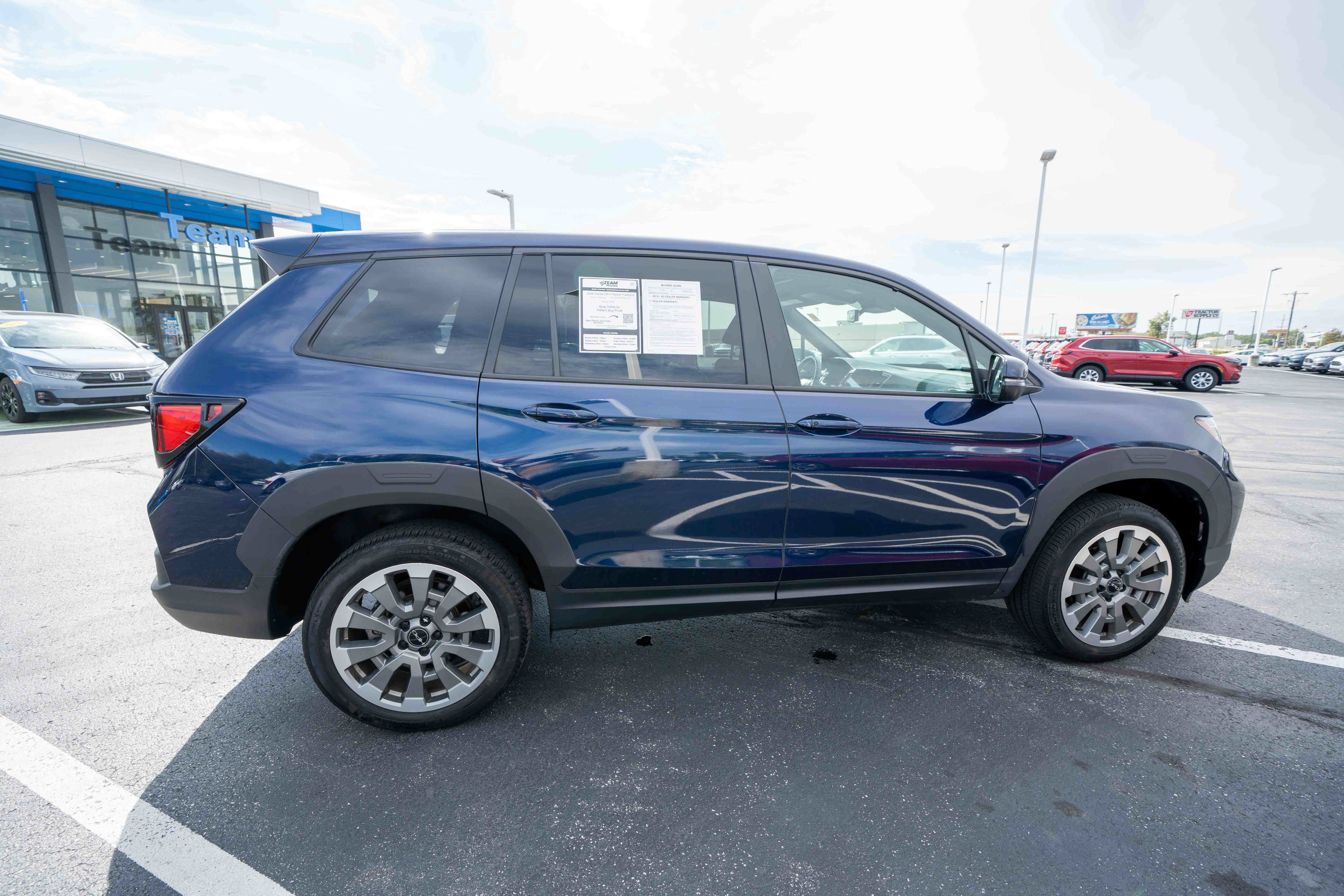 Used 2025 Honda Passport EX-L image 6