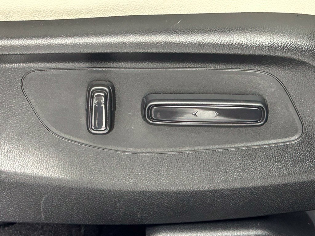 Used 2025 Honda CR-V EX-L image 11