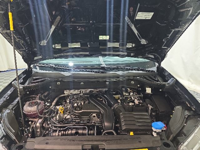 Certified 2023 Volkswagen Taos SE w/ Panoramic Sunroof Package FWD image 38