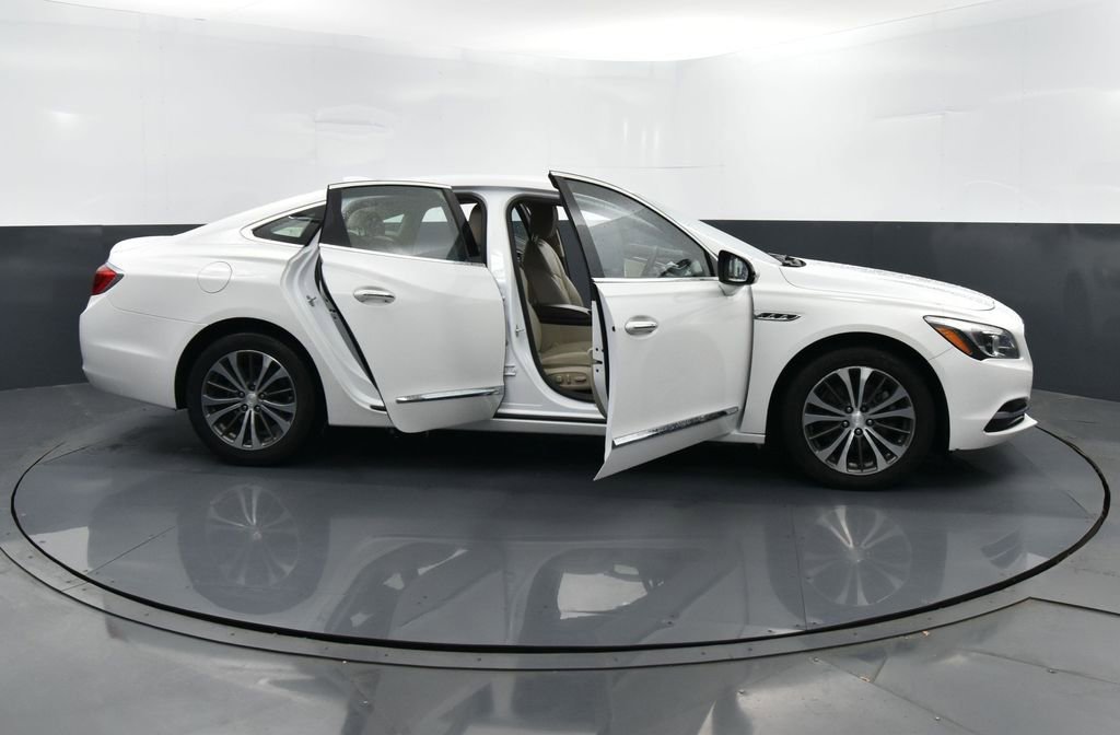 Used 2017 Buick LaCrosse Essence image 38