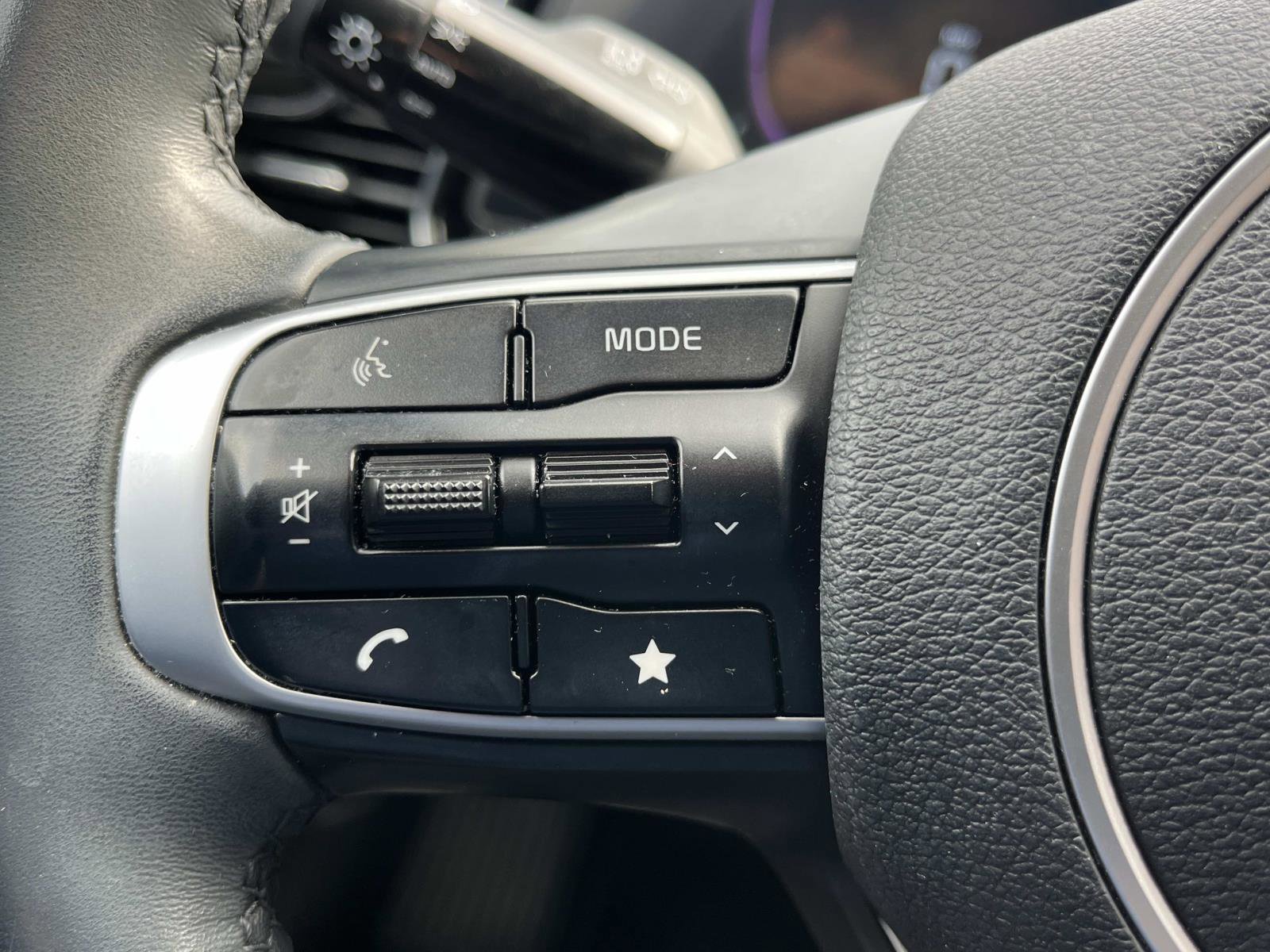 Used 2023 Kia Sportage EX image 31