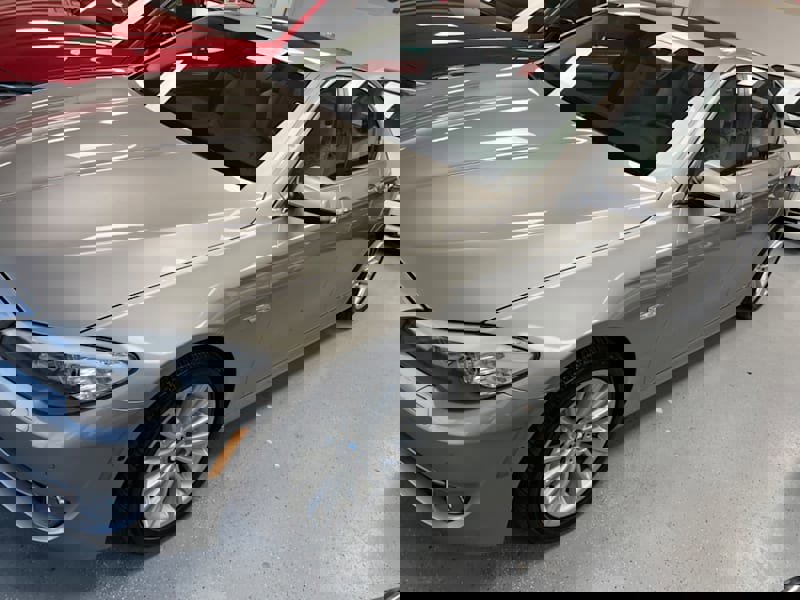 Used 2011 BMW 535i Sedan image 4