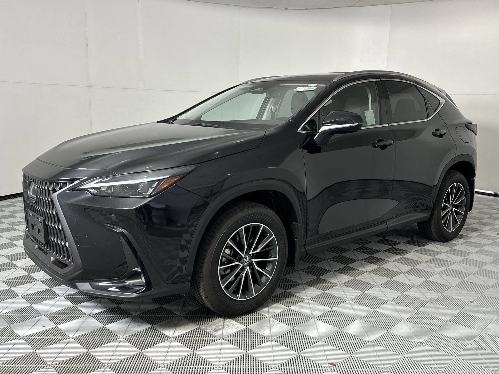 Used 2025 Lexus NX 350h AWD w/ Accessory Package (2T) image 4