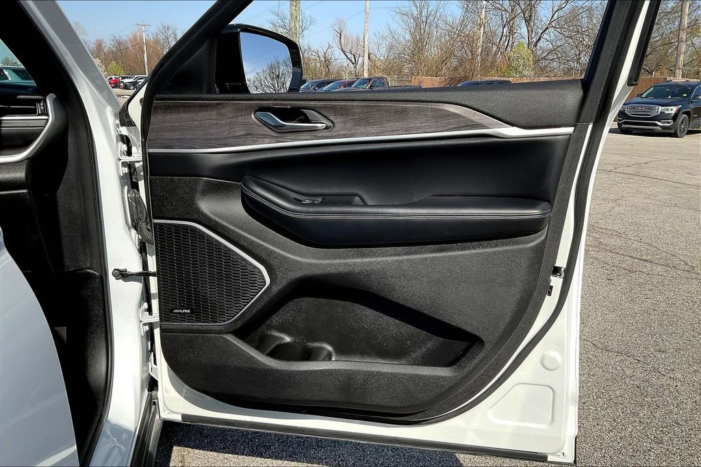 Used 2024 Jeep Grand Cherokee Limited 4xe image 19