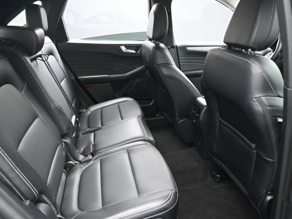 Used 2025 Ford Escape Platinum image 31