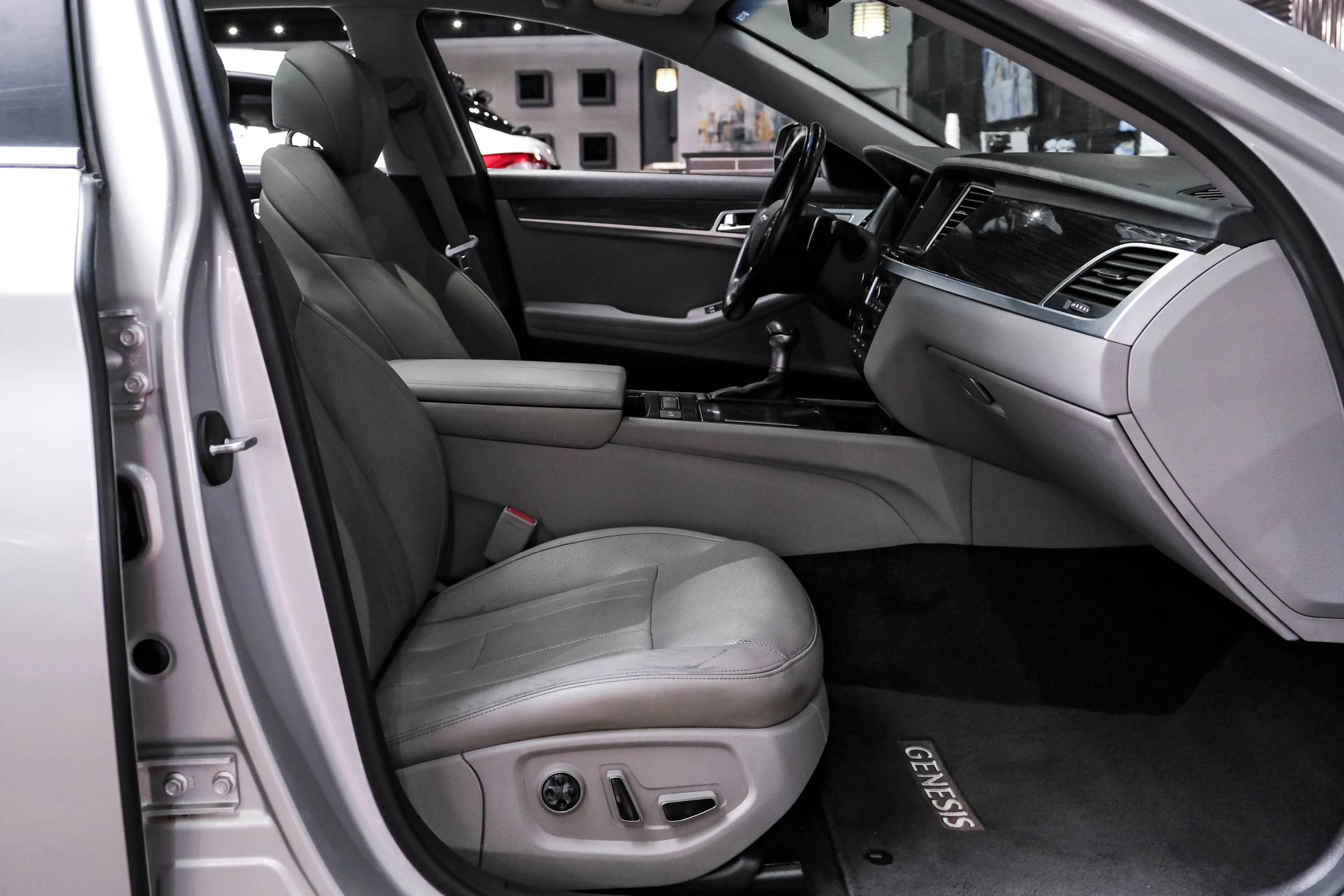 Used 2018 Genesis G80 3.8 w/ Option Group 02 RWD image 37