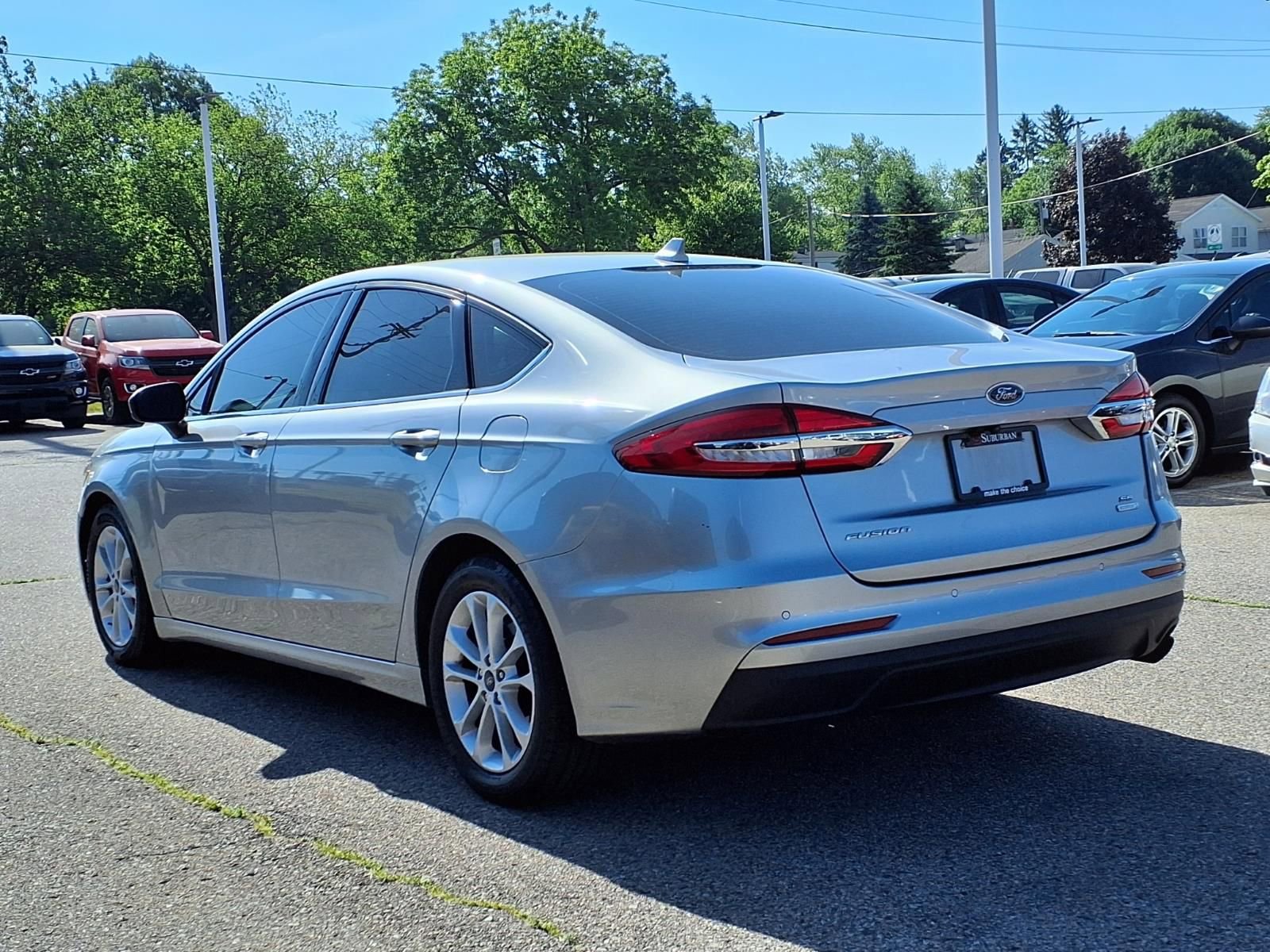 Used 2020 Ford Fusion SE FWD image 7