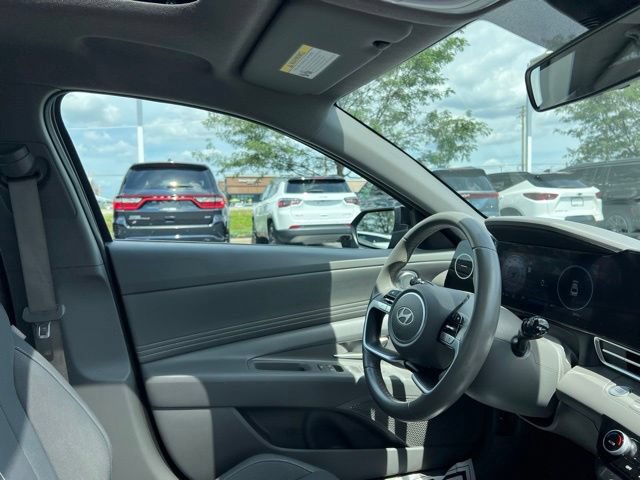 Used 2025 Hyundai Elantra SEL FWD image 35